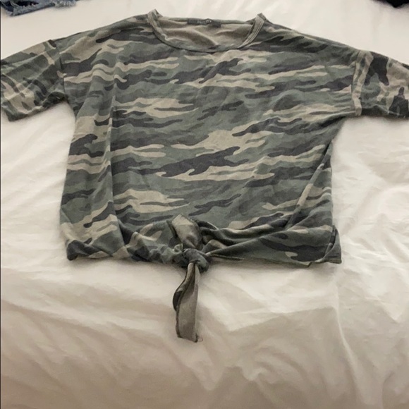 Green camo top-tj Maxx - Picture 1 of 2